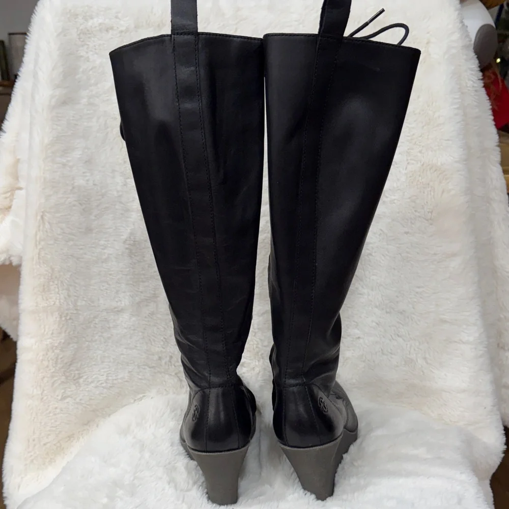 Dr. Martens Black Lace-Up Boots - Picture 3 of 6